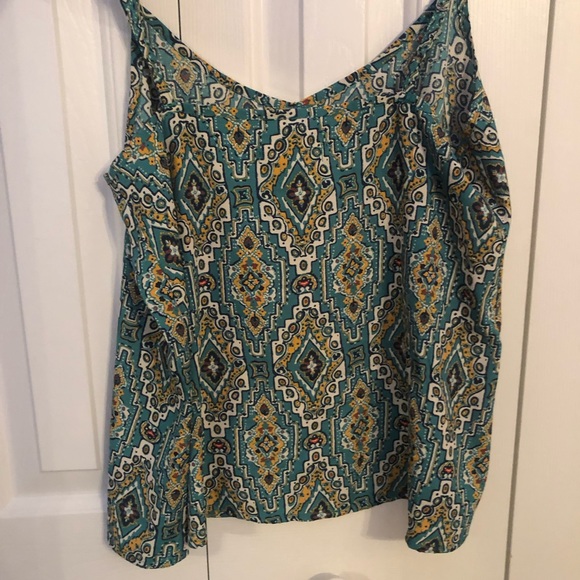 Hollister Tank - Picture 2 of 3